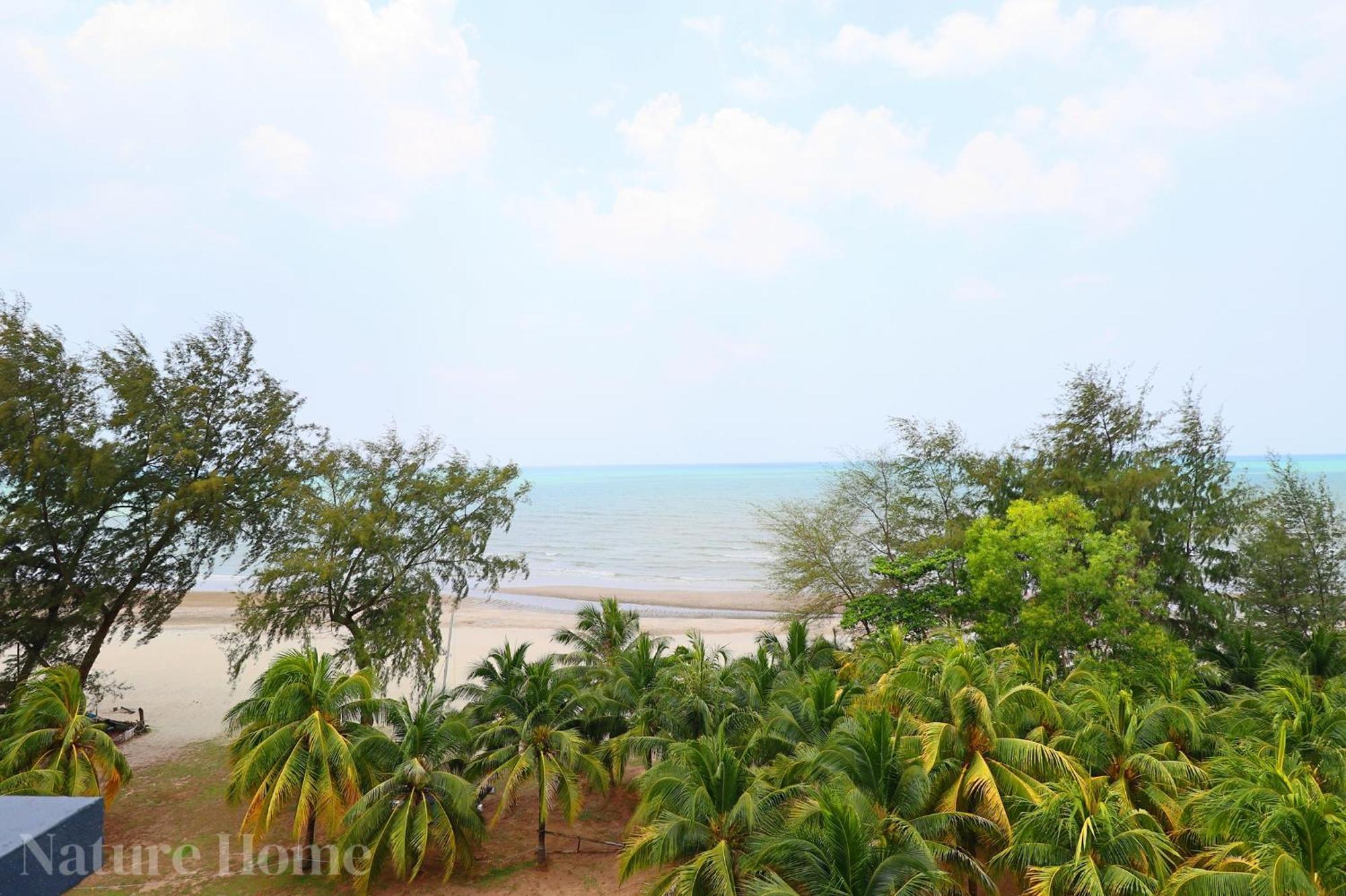 Nature Home 2 - Swiss Garden Resort Residences Beachfront Villa Kuantan Extérieur photo